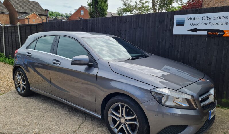 2013 Mercedes-Benz A Class A200 CDI BlueEFFICIENCY Sport 5dr HATCHBACK Diesel full
