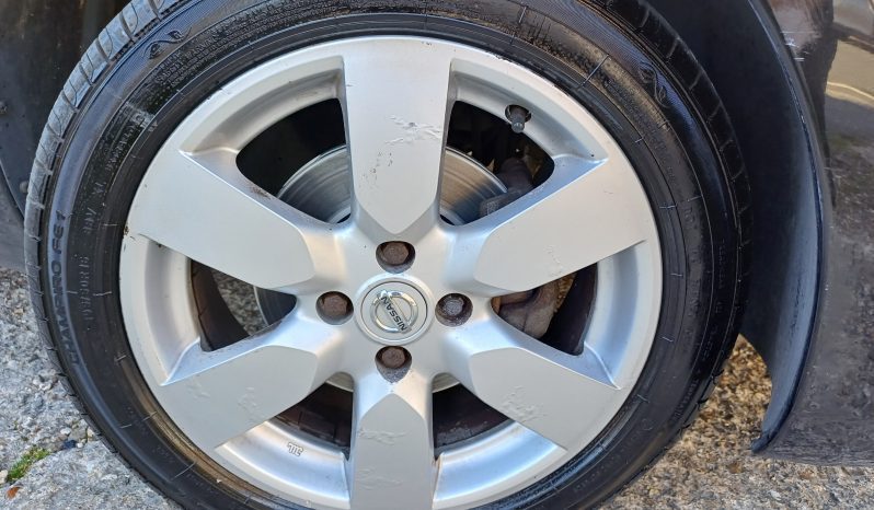 Nissan Note TEKNA 5-Door full