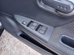 Nissan Note TEKNA 5-Door full