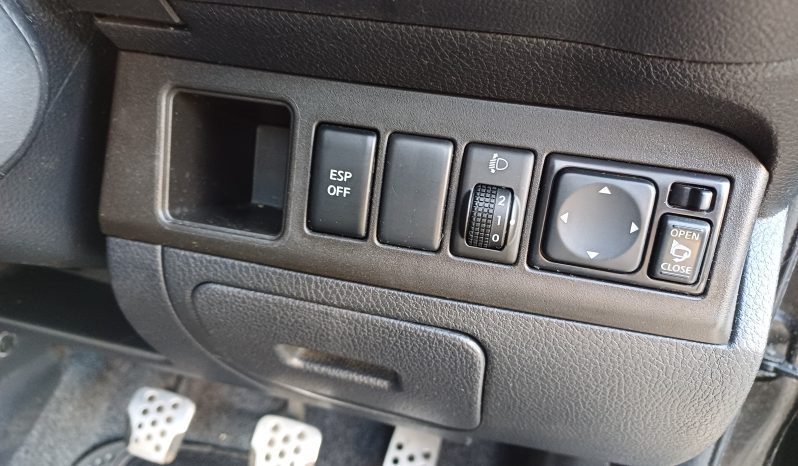 Nissan Note TEKNA 5-Door full