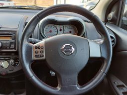 Nissan Note TEKNA 5-Door full