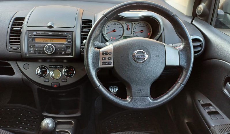 Nissan Note TEKNA 5-Door full