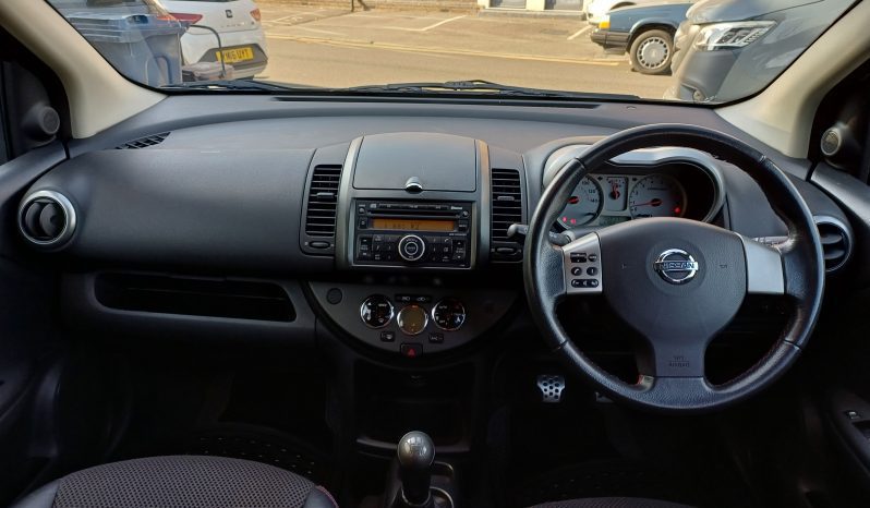 Nissan Note TEKNA 5-Door full