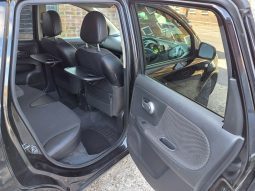 Nissan Note TEKNA 5-Door full