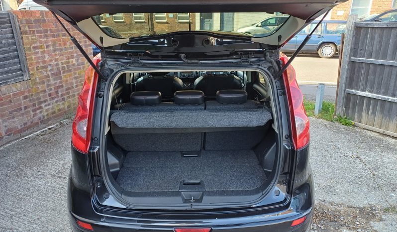 Nissan Note TEKNA 5-Door full