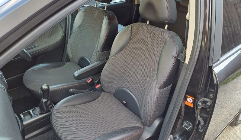 Nissan Note TEKNA 5-Door full