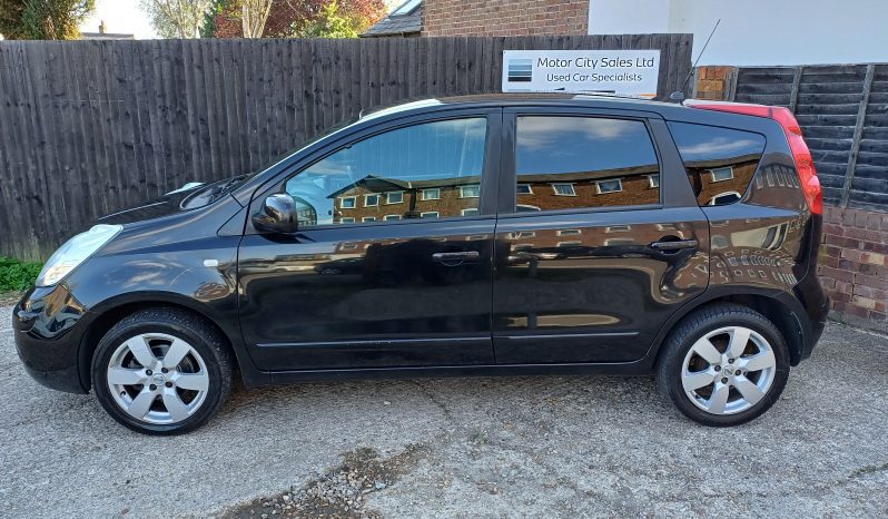 Nissan Note TEKNA 5-Door full