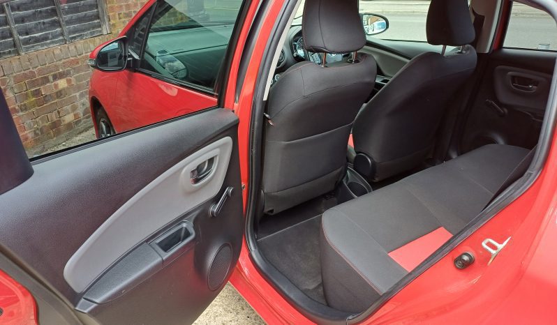 2014 Toyota Yaris Sport Vvt-I full