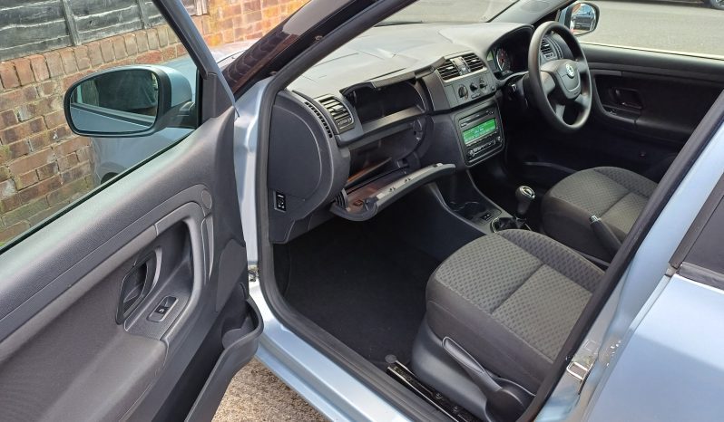 SKODA FABIA 1.6 TDI CR 90 SE 5dr full