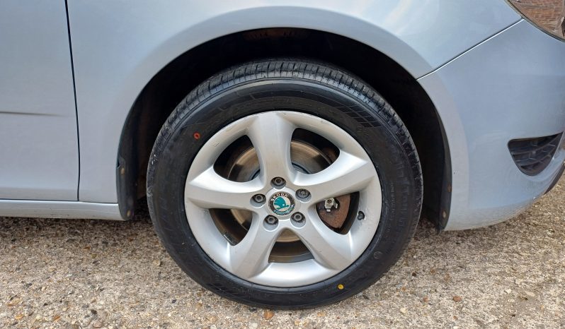 SKODA FABIA 1.6 TDI CR 90 SE 5dr full