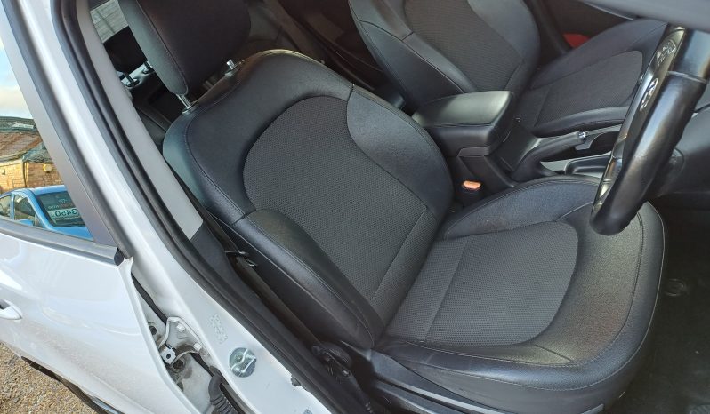 2014 HYUNDAI IX35 1.7 CRDi SE Nav 5dr 2WD full