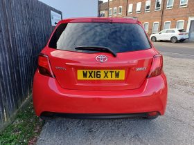 TOYOTA YARIS 1.33 VVT-i Icon 5dr