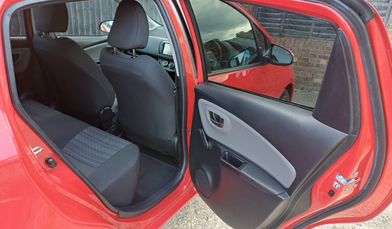 TOYOTA YARIS 1.33 VVT-i Icon 5dr full